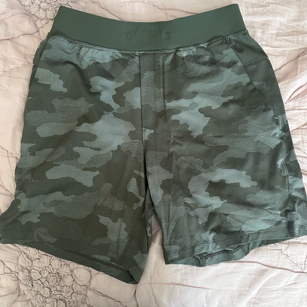 Men’s Lululemon 7 inch Shorts